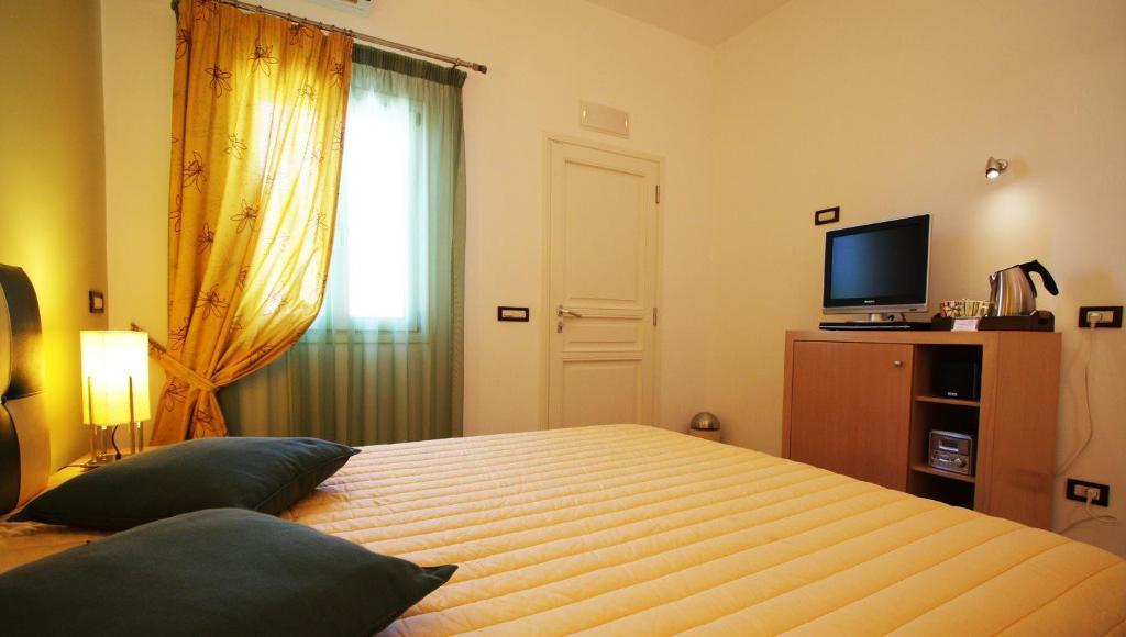 Efharis Hotel Kamares  Екстериор снимка