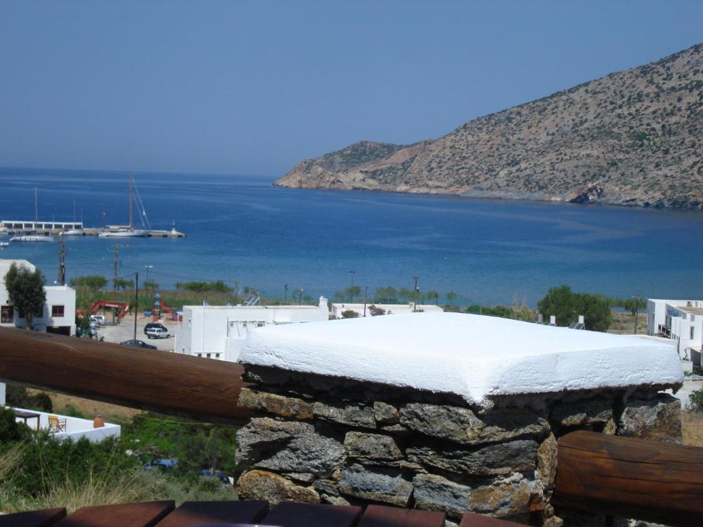 Efharis Hotel Kamares  Екстериор снимка